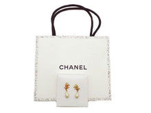 画像をギャラリービューアに読み込む, - CHANEL シャネル ヴィンテージ ココマーク スウィングパール イヤリング A05096 95P