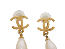 画像をギャラリービューアに読み込む, - CHANEL シャネル ヴィンテージ ココマーク スウィングパール イヤリング A05096 95P