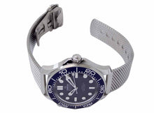 画像をギャラリービューアに読み込む, オメガ シーマスター ダイバー300M 210.30.42.20.03.002 ボンド映画60周年記念モデル