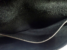 画像をギャラリービューアに読み込む, - LOEWE ロエベ ロゴ ボタン レザー ショルダーバッグ