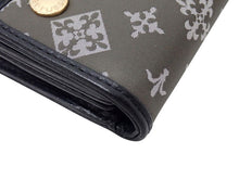 画像をギャラリービューアに読み込む, russet ラシット Trifold Wallet with Round zipper coin purse ラウンドファスナー小銭入れ付き 三つ折り財布