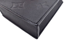 画像をギャラリービューアに読み込む, LOUIS VUITTON ルイヴィトン Monogram embossed Taurillon モノグラム・エンボス トリヨン Petit Sac Plat プティット・サックプラ M81417