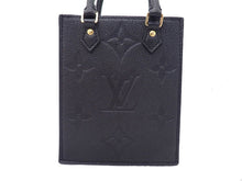 画像をギャラリービューアに読み込む, LOUIS VUITTON ルイヴィトン Monogram embossed Taurillon モノグラム・エンボス トリヨン Petit Sac Plat プティット・サックプラ M81417