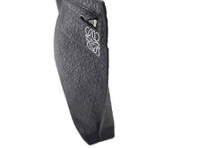 画像をギャラリービューアに読み込む, - LOEWE ロエベ T-Pouch Tポーチ Embossed Anagram エンボス アナグラム Second Clutch Bag セカンド クラッチバッグ