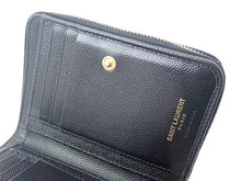 画像をギャラリービューアに読み込む, YSL SAINT LAURENT サンローラン CASSANDRE MATELASSÉ カサンドラ マトラッセ Monogram Compact Zip Around Wallet in Grain De Poudre Leather モノグラム コンパクト ジップアラウンド ウォレット(グレイン ド プードル エンボスレザー) 668288BOW011000