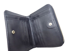 画像をギャラリービューアに読み込む, - MARY QUANT マリークワント DAISY ENAMEL PATCH QUILT デイジー エナメル パッチ キルト Bifold Wallet with Round Zipper Coin Purse ラウンドファスナー小銭入れ付き 二つ折り財布