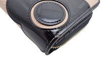 画像をギャラリービューアに読み込む, - MARY QUANT マリークワント DAISY ENAMEL PATCH QUILT デイジー エナメル パッチ キルト Bifold Wallet with Round Zipper Coin Purse ラウンドファスナー小銭入れ付き 二つ折り財布