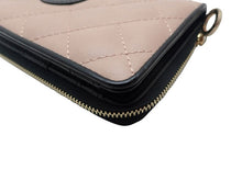 画像をギャラリービューアに読み込む, - MARY QUANT マリークワント DAISY ENAMEL PATCH QUILT デイジー エナメル パッチ キルト Bifold Wallet with Round Zipper Coin Purse ラウンドファスナー小銭入れ付き 二つ折り財布