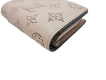 画像をギャラリービューアに読み込む, LOUIS VUITTON ルイヴィトン Mahina マヒナ Clea Wallet ポルトフォイユ・クレア Compact Wallet コンパクトウォレット M80817