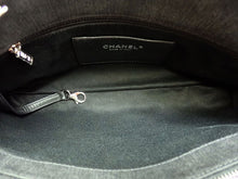 画像をギャラリービューアに読み込む, - CHANEL シャネル 31RUE CAMBON カメリア デニム チェーンショルダー トート A66903