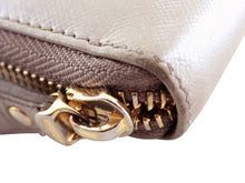 画像をギャラリービューアに読み込む, - Salvatore Ferragamo サルヴァトーレ フェラガモ ガンチーニ ラウンドファスナー 長財布