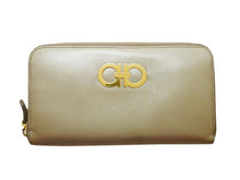 画像をギャラリービューアに読み込む, - Salvatore Ferragamo サルヴァトーレ フェラガモ ガンチーニ ラウンドファスナー 長財布
