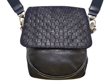 画像をギャラリービューアに読み込む, - Orobianco オロビアンコ レザー ショルダーバッグ 黒