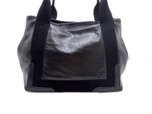 画像をギャラリービューアに読み込む, - BALENCIAGA バレンシアガ ネイビー スモールカバス 542017 黒 革