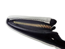 画像をギャラリービューアに読み込む, - MARY QUANT マリークワント デイジー オンサイドウォレット 二つ折り財布