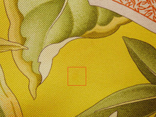 画像をギャラリービューアに読み込む, Salvatore Ferragamo サルヴァトーレ フェラガモ シルク スカーフ アニマル/花/葉