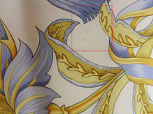 画像をギャラリービューアに読み込む, - Salvatore Ferragamo サルヴァトーレ フェラガモ シルク スカーフ 鷹/花柄