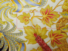 画像をギャラリービューアに読み込む, - Salvatore Ferragamo サルヴァトーレ フェラガモ シルク スカーフ 鷹/花柄