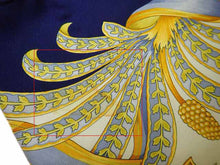 画像をギャラリービューアに読み込む, - Salvatore Ferragamo サルヴァトーレ フェラガモ シルク スカーフ 鷹/花柄