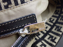 画像をギャラリービューアに読み込む, - FENDI フェンディ ズッキーノ ジャガード ハンド トートバッグ