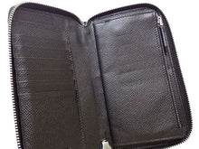 画像をギャラリービューアに読み込む, - BURBERRY バーバリー Dリング付 ラウンドファスナー 財布 8022288 A1189