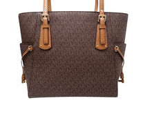 画像をギャラリービューアに読み込む, - MICHAEL KORS マイケルコース VOYAGER PVC EW SIG ボイジャー MKシグネチャー Tote Bag PCポケット付 トートバッグ 30T8GV6T4B