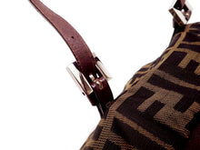 画像をギャラリービューアに読み込む, - FENDI フェンディ ズッカ柄 ミニハンドバッグ