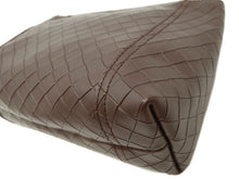 画像をギャラリービューアに読み込む, - BOTTEGA VENETA ボッテガ・ヴェネタ イントレッチオ ミラージュ 化粧ポーチ ワインレッド 301195