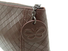 画像をギャラリービューアに読み込む, - BOTTEGA VENETA ボッテガ・ヴェネタ イントレッチオ ミラージュ 化粧ポーチ ワインレッド 301195