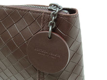 画像をギャラリービューアに読み込む, - BOTTEGA VENETA ボッテガ・ヴェネタ イントレッチオ ミラージュ 化粧ポーチ ワインレッド 301195