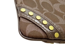 画像をギャラリービューアに読み込む, COACH コーチ Studded wristlet pouch スタッズ付リストレットポーチ 濃茶/ラメ
