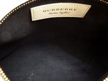 画像をギャラリービューアに読み込む, BURBERRY LONDON バーバリー ロンドン クラッチバッグ 2018年モデル ベージュ/黒