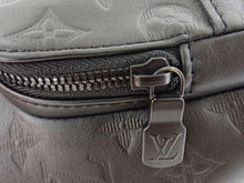 画像をギャラリービューアに読み込む, LOUIS VUITTON ルイヴィトン MONOGRAM SHADOW モノグラム・シャドウ Racer Sling Bag レーサー スリングバッグ M46107
