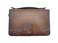 画像をギャラリービューアに読み込む, BERLUTI ベルルッティ Itauba Wide Scritto Leather Long Zipped Wallet イタウバ ワイド スクリットレザー トラベル オーガナイザー ウォレット Golden Patine Event Limited Color：Turquoise ゴールデンパティーヌ スクリット（文字） イベント限定カラー：ターコイズ
