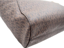 画像をギャラリービューアに読み込む, MICHAEL KORS マイケルコース Jet Set Travel Signature Large ジェット セット トラベル シグネチャー ラージ Chain Shoulder Tote Bag チェーン ショルダー トートバッグ 35F8GTVE7B
