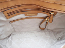 画像をギャラリービューアに読み込む, MICHAEL KORS マイケルコース Bedford Medium Logo Tote Bag ベッドフォード ミディアム ロゴ トートバッグ 30T9GBFT2B
