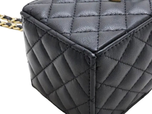 CHANEL シャネル シャネル Matlasse マトラッセ Drawstring mini 