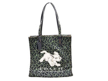 画像をギャラリービューアに読み込む, Disney x COACH ディズニー x コーチ Dalmatian Tote Bag ダルメシアン トートバッグ 2019 Spring collection 2019年春コレクション Disney collaboration 101 Dalmatians ディズニーコラボレーション 101匹わんちゃん 69177
