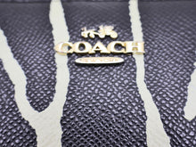 画像をギャラリービューアに読み込む, COACH コーチ Animal Zebra Print アニマル ゼブラ柄 Accordion Zipper Long Wallet アコーディオン ジップ ロング ウォレット ラウンドファスナー長財布 52340
