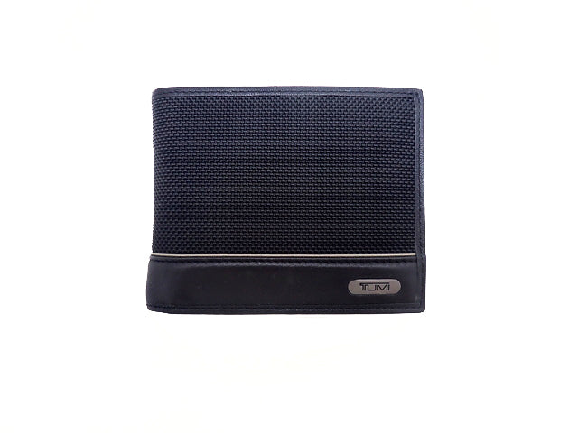 TUMI トゥミ ALPHA アルファ CENTER FLIP ID PASSCASE Biｆold Wallet Without Coin Purse IDウィンドウ付 小銭入れ無し 二つ折り財布 019332D